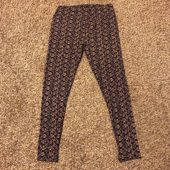 Super Cool! Tall n Curvy Lularoe Leggings - Picture 2 of 4